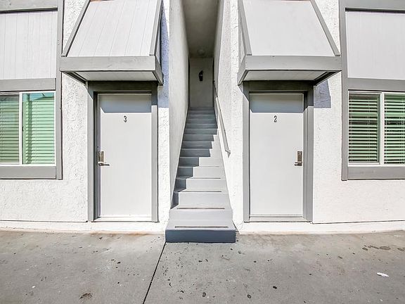 2nd image of 3116 Casitas Ave APT 2