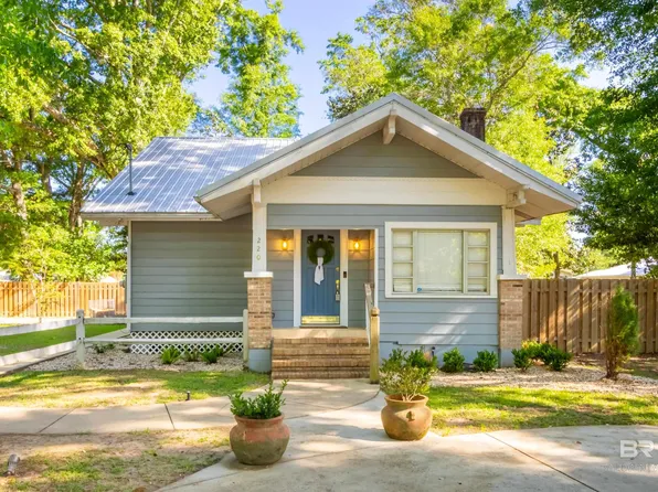 220 W Spruce Ave, Foley, AL 36535