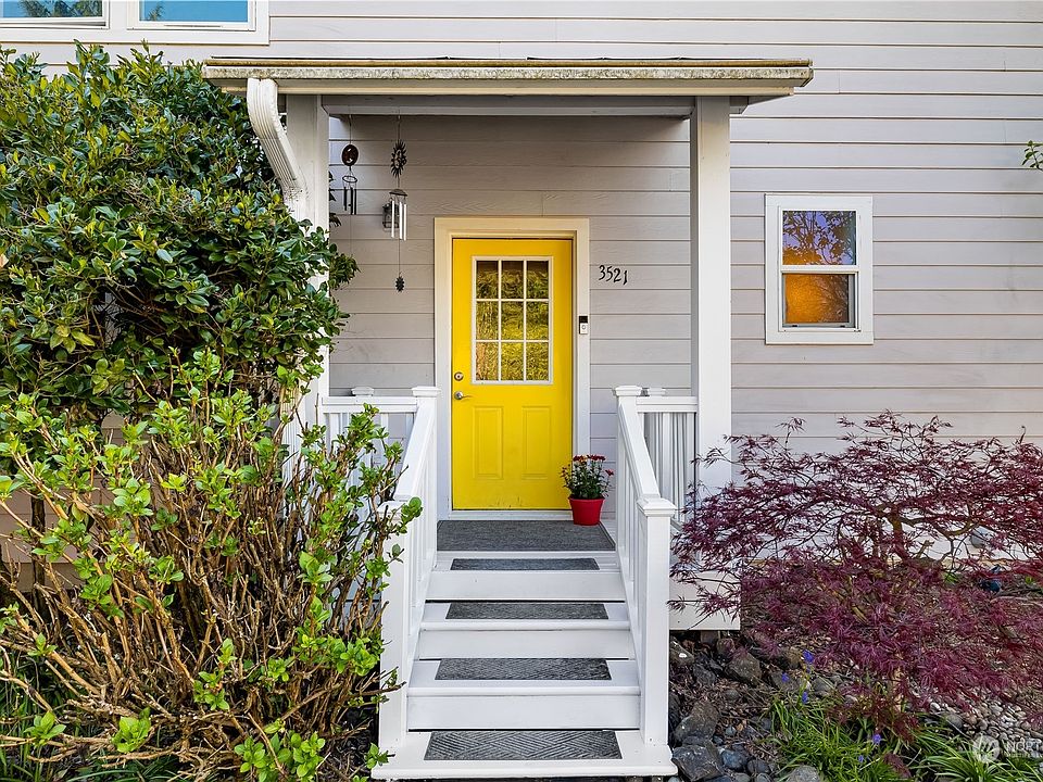 1st image of 3521 17th Way SE