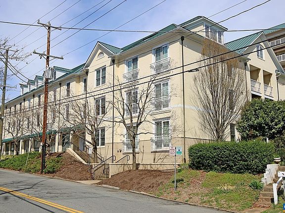 2nd image of 1001 Market St E #1