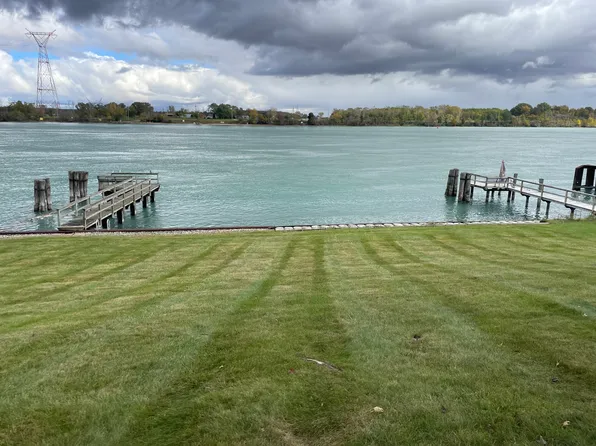 4029 River Rd, East China, MI 48054