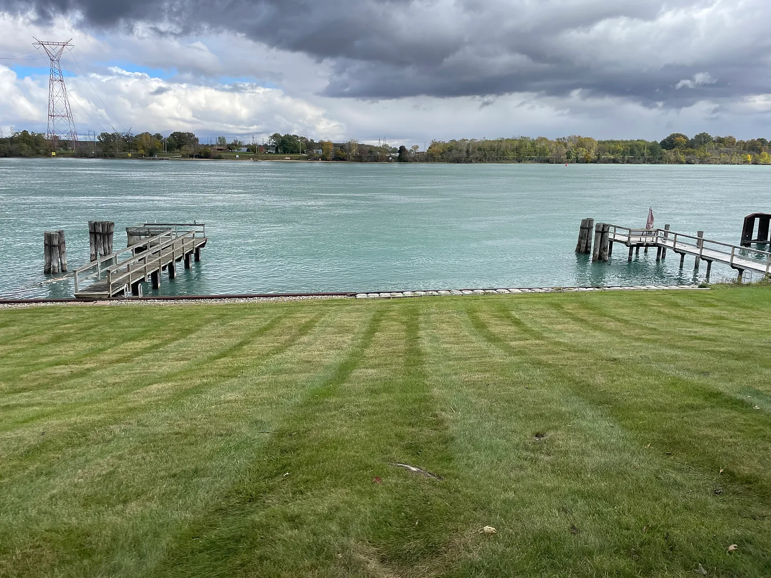 4029 River Rd photo 1