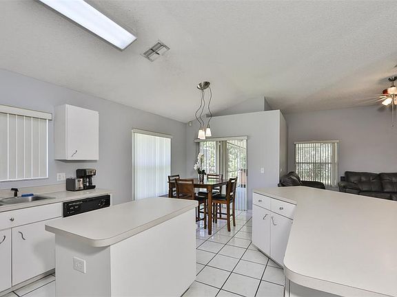 4th image of 10266 Oasis Palm Dr