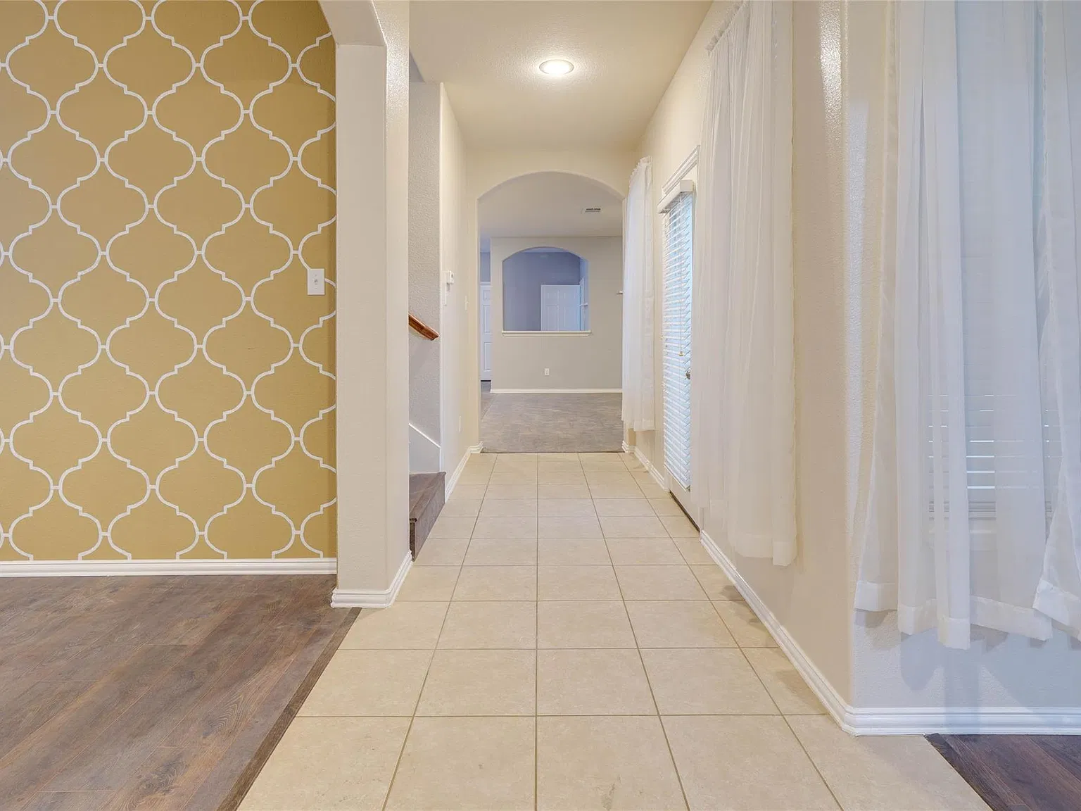 4 bed, 2.5 bath, 2941 sqft, $2,595 — Photo 4