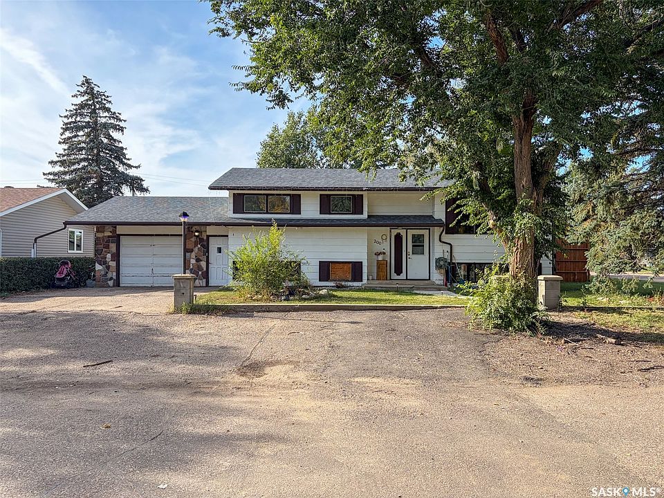 1st image of 200 3rd Street E