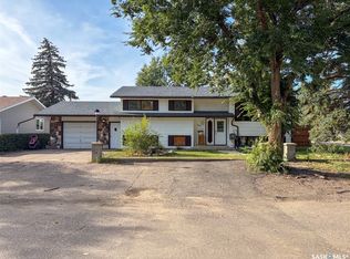 200 3rd Street E, Ponteix, SK S0N 1Z0
