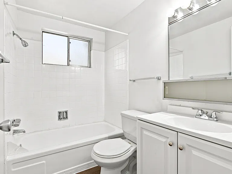 2459 S York St — Photo 31