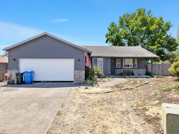 22 Kingfisher Ct, Eagle Pt, OR 97524