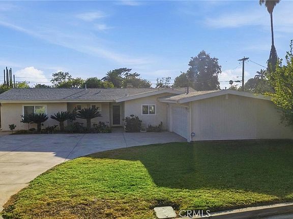 2nd image of 3979 Havenhurst Ave