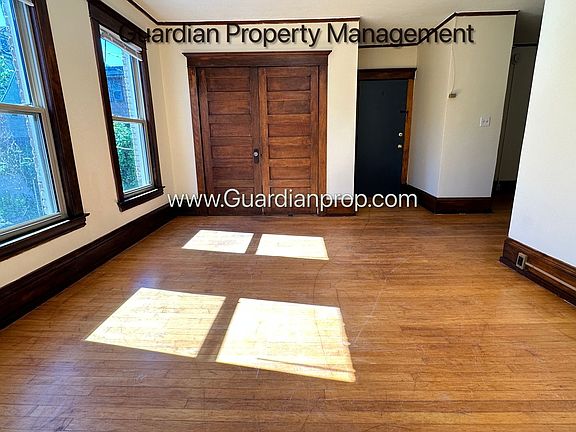 4th image of 1907 Lyndale Ave S APT 9