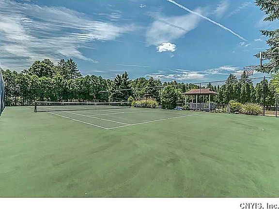 5th image of 7 Meadow Dr