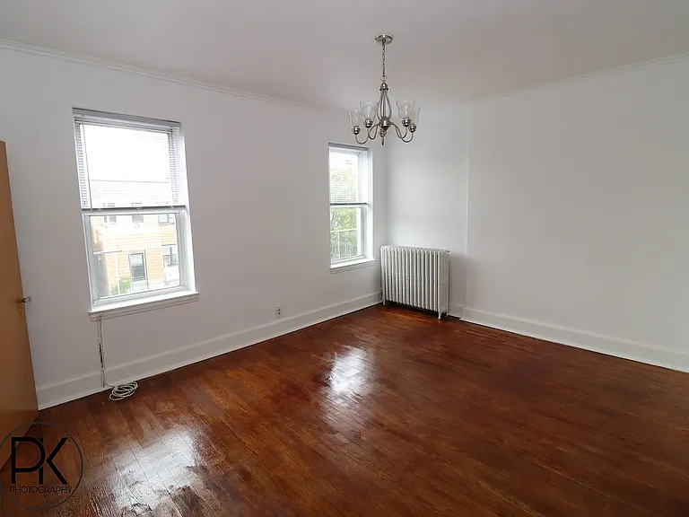 597 Leonard St #3R — Photo 2