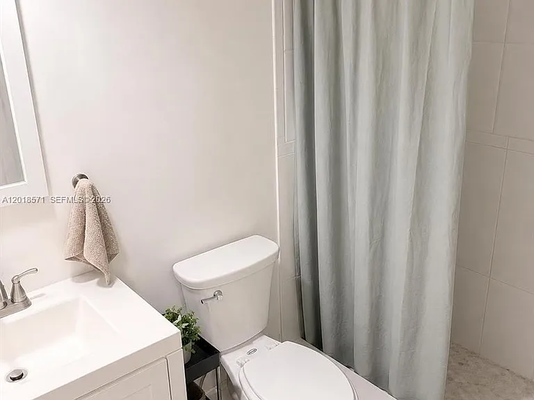 1833 S Ocean Dr #805 — Photo 11