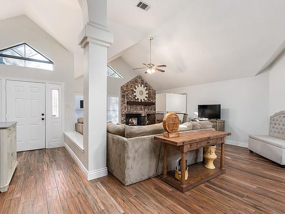 4th image of 4421 Barwyn Ln