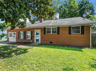 820 Chatsworth Dr, Newport News, VA 23601
