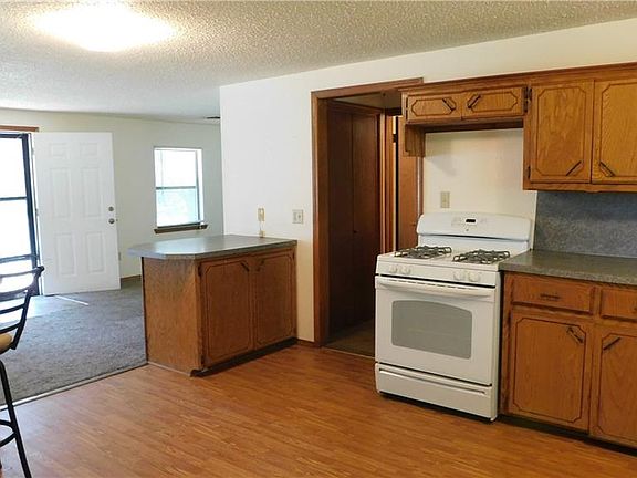 4th image of 1810 E Garfield Ave