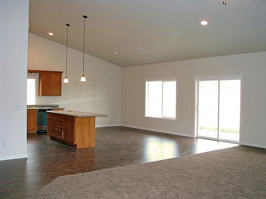 4th image of 3032 Pine Creek Dr