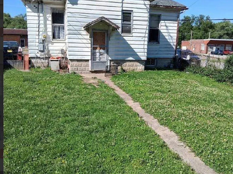 8709 State St — Photo 6