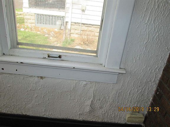 5th image of 608 S 4th St