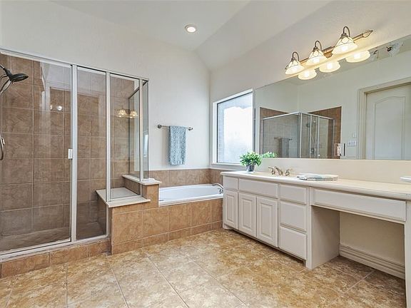 4th image of 5141 Carnegie Dr