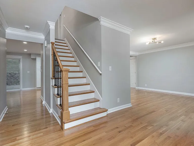 1907 Charbdin Pl — Photo 4