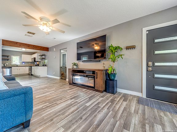 4th image of 139 TIMBERLANE DR