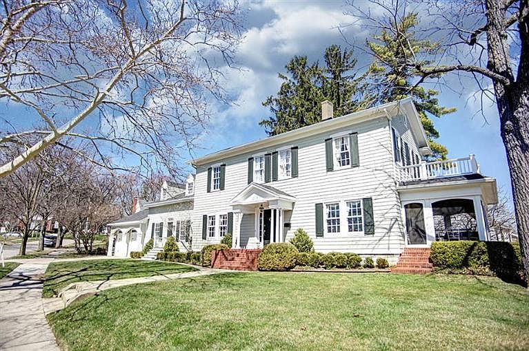 1st image of 205 Dell Park Ave