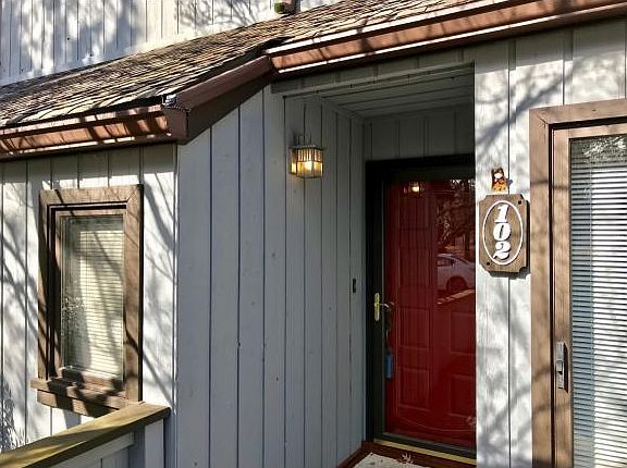 5th image of 102 Hampton Ct #102