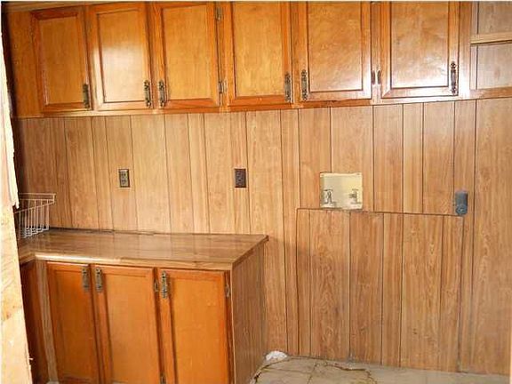 2nd image of 140 Nanoke Ln