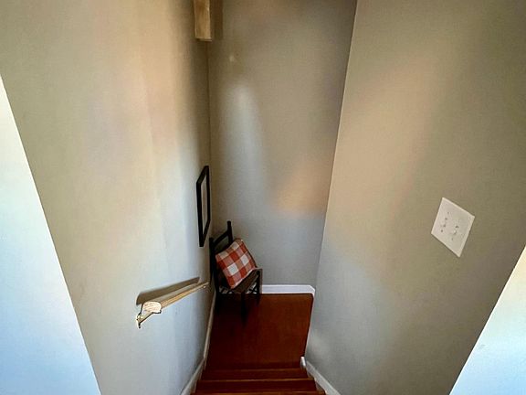 5th image of 265 Atwells Ave APT 8