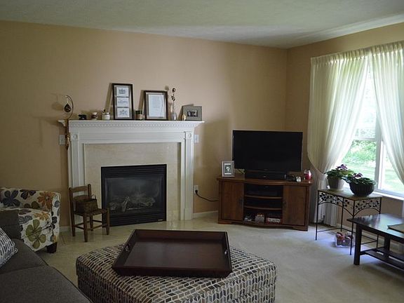 4th image of 541 Parkside Ln #17