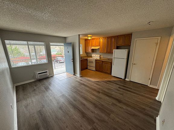 5th image of 3259 Marshall Way APT 15
