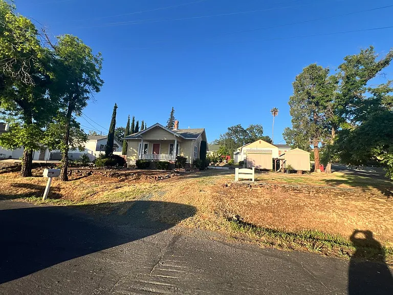 314 S Arroyo Seco St — Photo 2