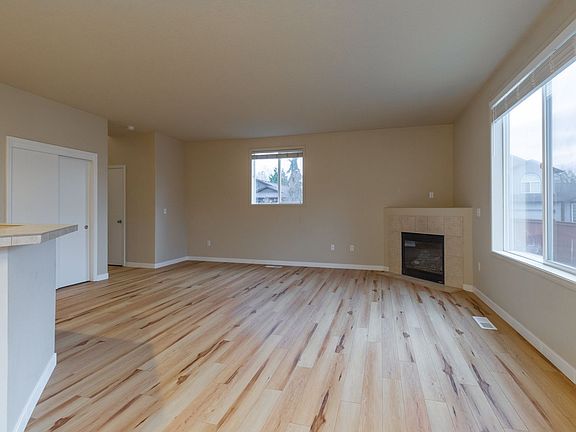 5th image of 5602 NE 52nd Ct