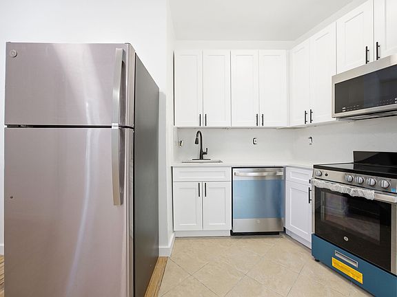 2nd image of 45-17 47th St Unit 2R