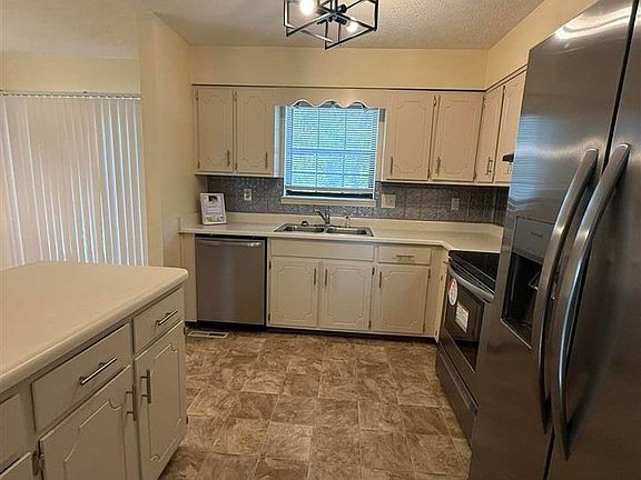 5th image of 105 Candy Ct