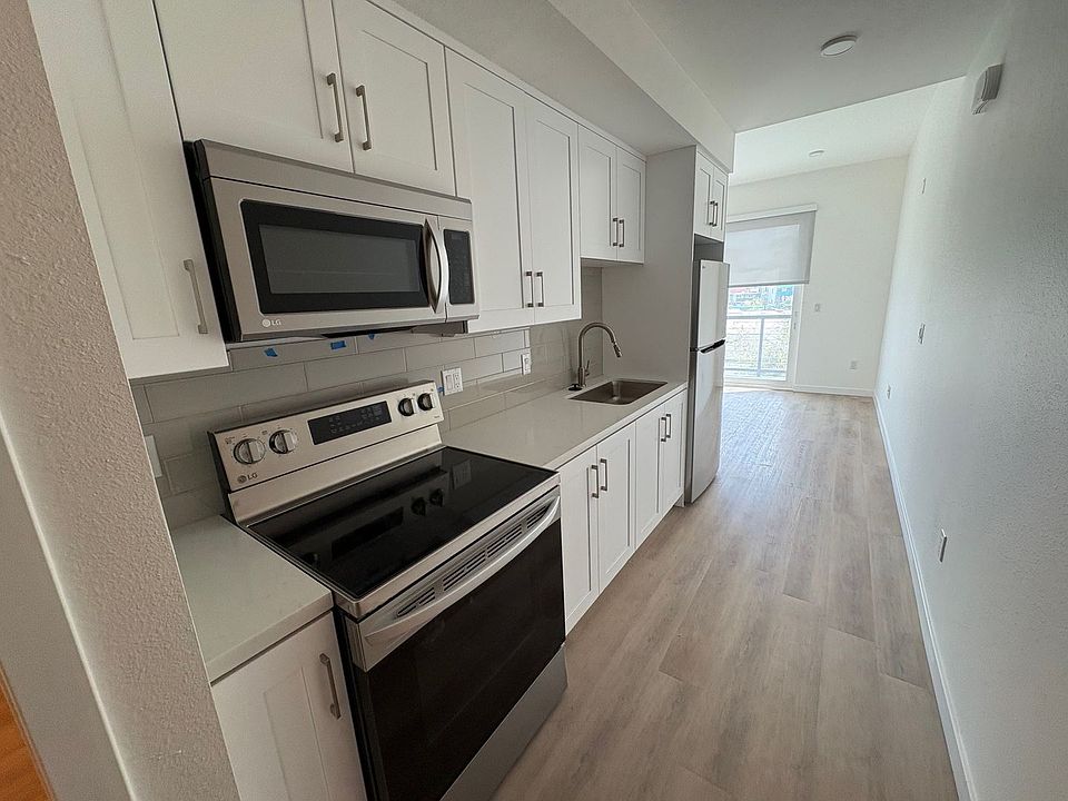 1st image of 4015 Richmond St #404