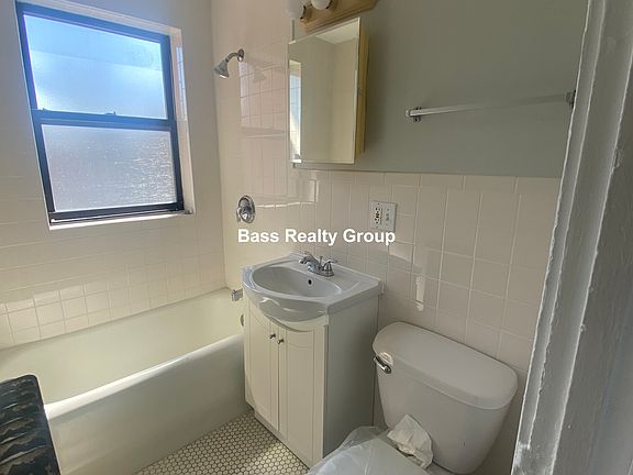5th image of 1724 W Estes Ave APT 2