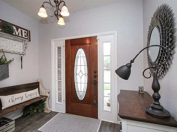 4th image of 18170 Holly Forest Dr