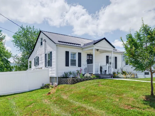 1445 W North St, Wytheville, VA 24382
