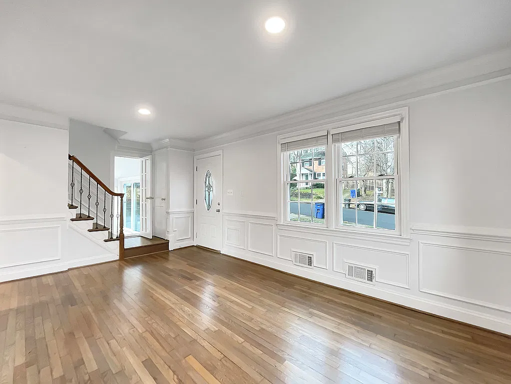4 bed, 2200 sqft, $3,800 — Photo 1