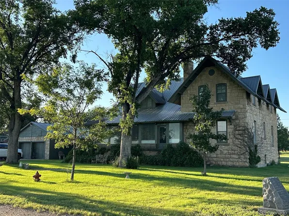 409 W Vinson Street, Holly, CO 81047