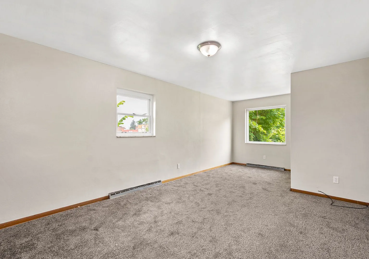Score 50% Off 1st Month's Rent If Signed By August 28! Stunning 3 Bed, 2 Bath Home In Ambridge Av... — Photo 4