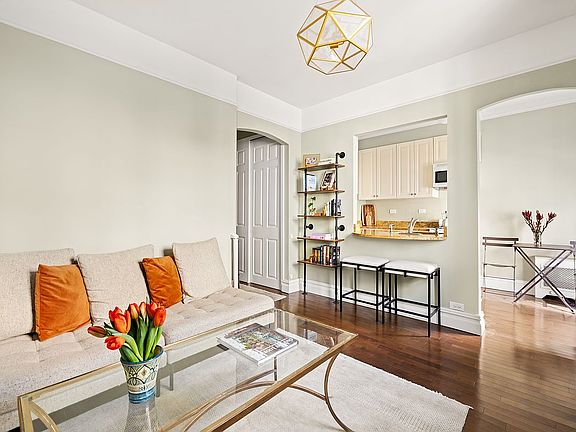 2nd image of 516 E 78th St APT 3O