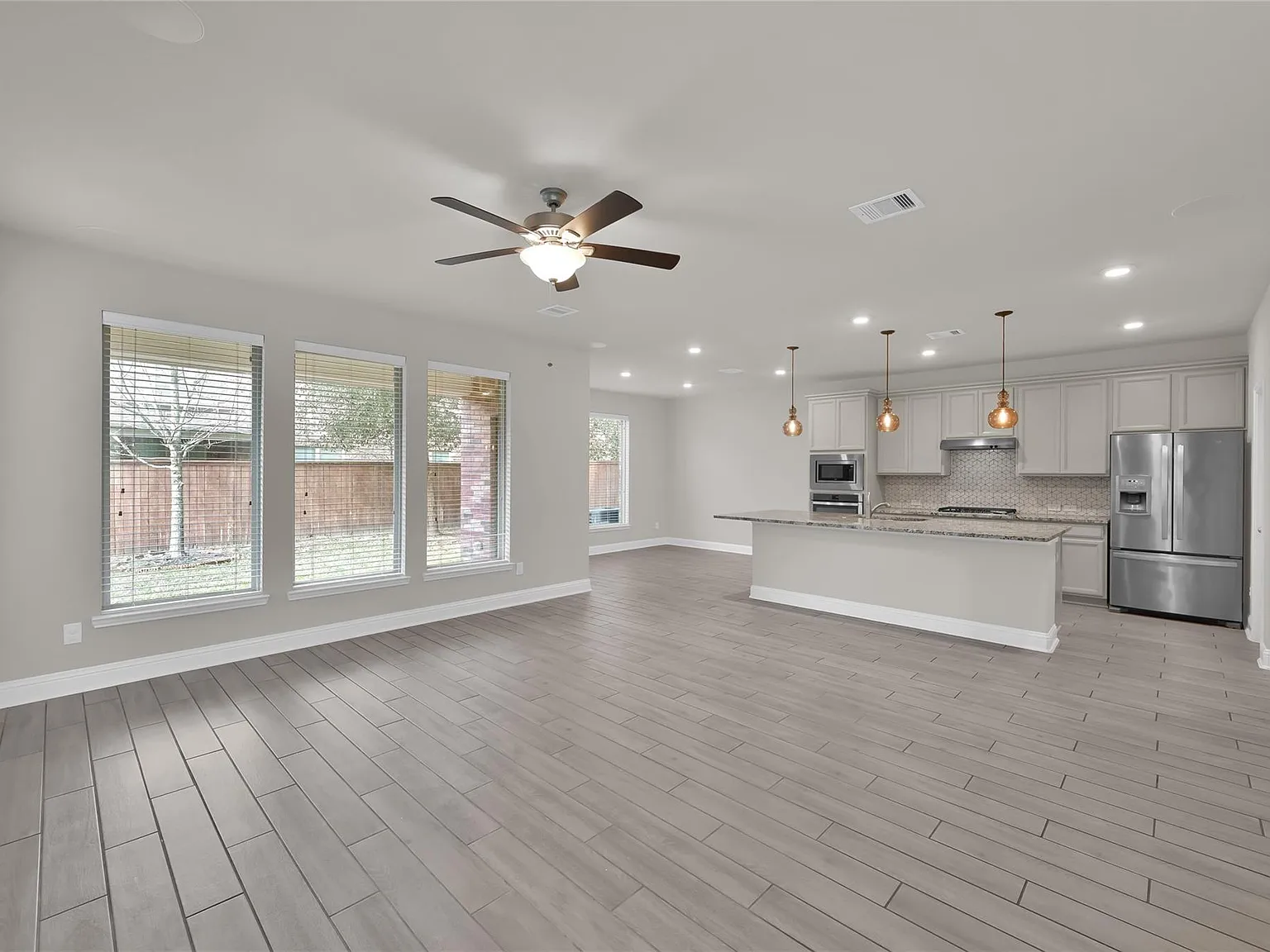 3 bed, 2.5 bath, 2114 sqft, $2,600 — Photo 4