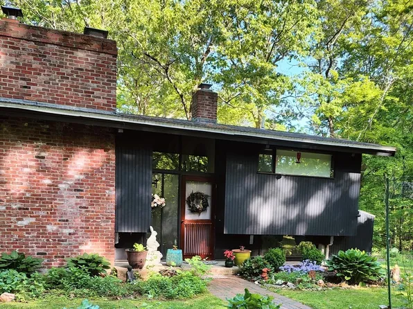 43 Belvedere Rd, Boxford, MA 01921