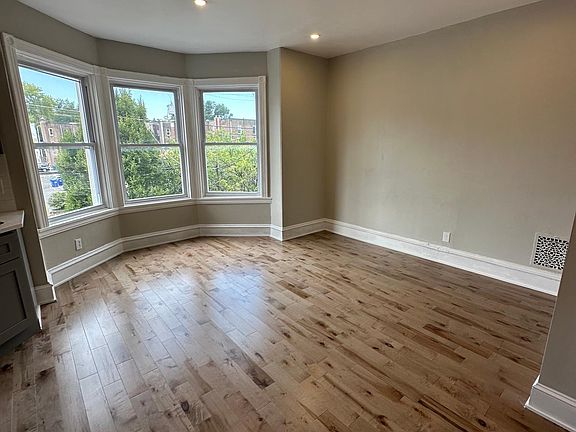 3rd image of 4710 Warrington Ave #2