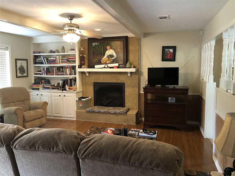 2nd image of 455 Longwood Trl