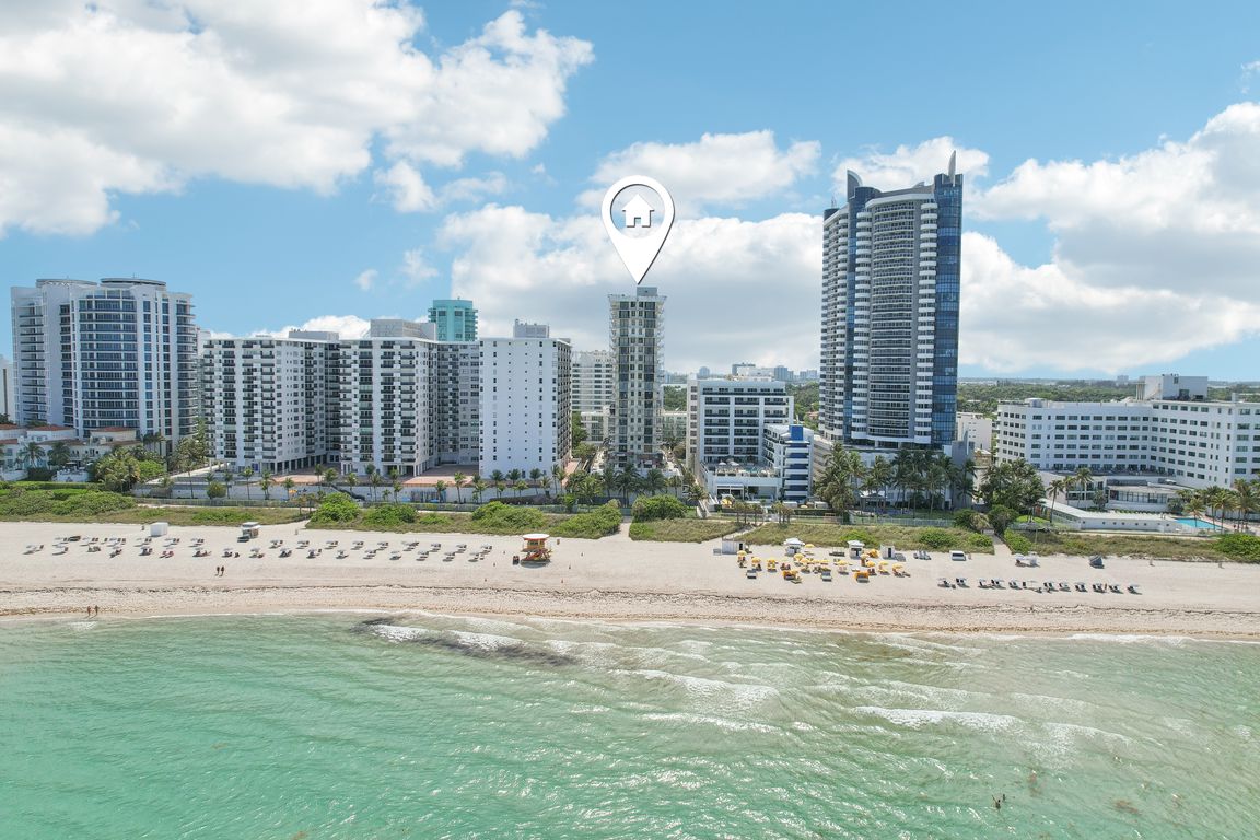 Collins Ave-2905-034.jpg