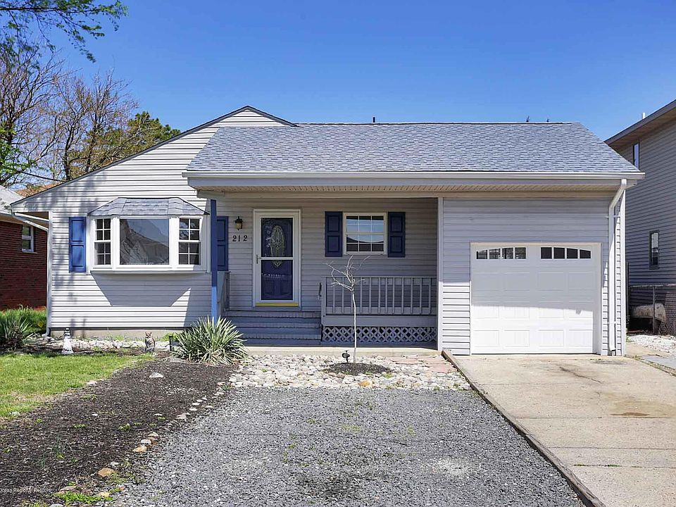 1st image of 212 Walnut Creek Ln